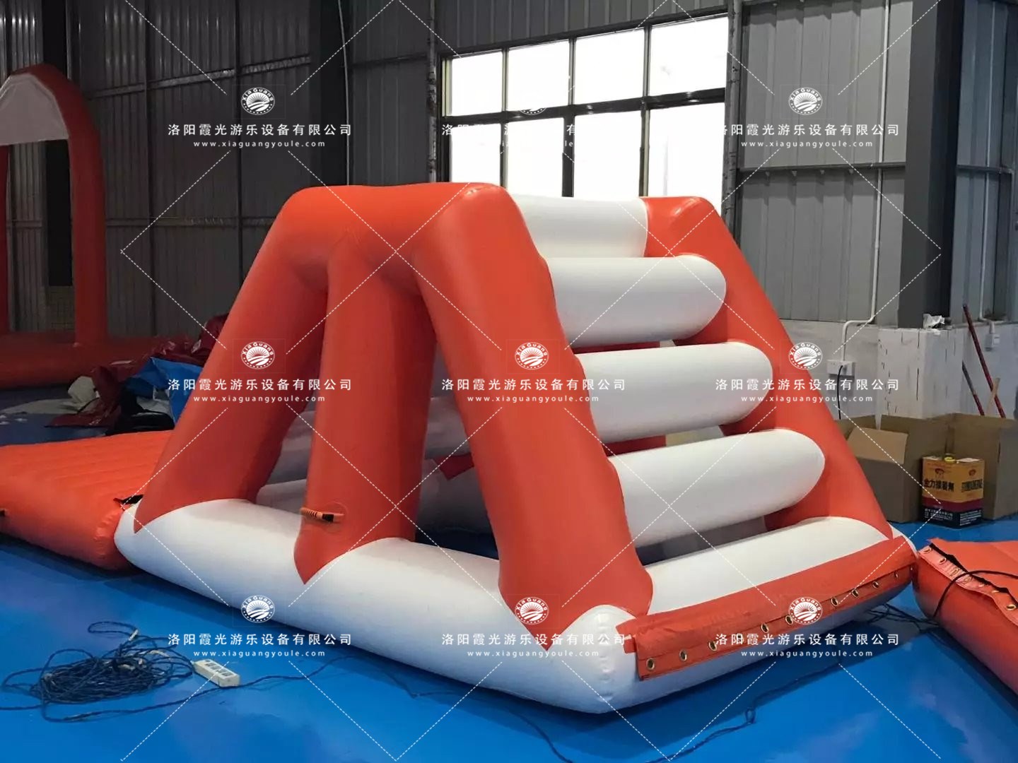 新龙镇水上闯关设施